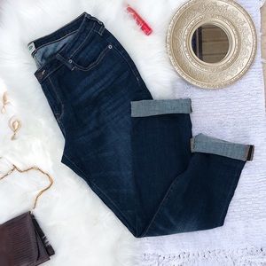 ⇩ Old Navy Dark Wash Straight Leg Denim Jeans
